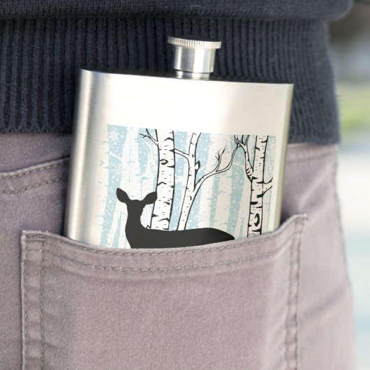 雌ジカ青いフラスコの樺の木の森林のシカ フラスク (インサイチュ)