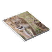 雌ライオンと子連れ ノートパッド (アングル)