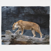 雌ライオン フリースブランケット (正面(横))