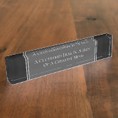 雑然としたデスクのユーモア デスクネームプレート (側面)