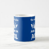 雛クールは四生まれ月生誕日だ コーヒーマグカップ (中央)