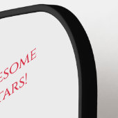 離れおもしろいAレビューAホステルHotel Business Logのロゴ ピックルボールラケット (左詳細)