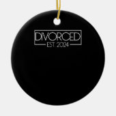 離婚したEst。2024年ついに離婚おもしろい セラミックオーナメント (正面)