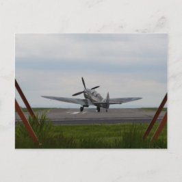 離陸の準備ができているスピットファイア ポストカード