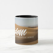 難しい決断を下す マグカップ (中央)