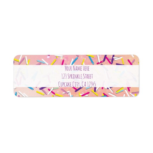 雨がキャンディランドスイーツを振りかけるパーティー ラベル (正面)