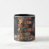 雨とレンガの壁に悲しい子犬のデザイン – マグカップ (中央)