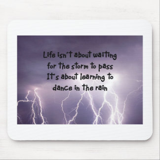 、雨のダンス マウスパッド