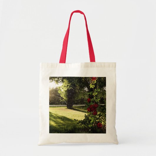 雨のバラのバッグ トートバッグ (正面)