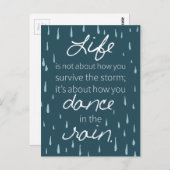 雨の中での肯定のダンス感動的引用文 ポストカード (正面/裏面)