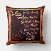 雨の中で踊る、人生の引用文表現 クッション (裏面)