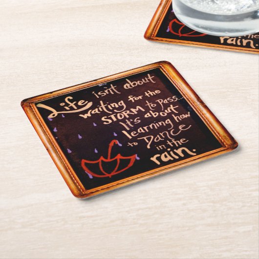 雨の中で踊る、人生の引用文表現 スクエアペーパーコースター (アングル)