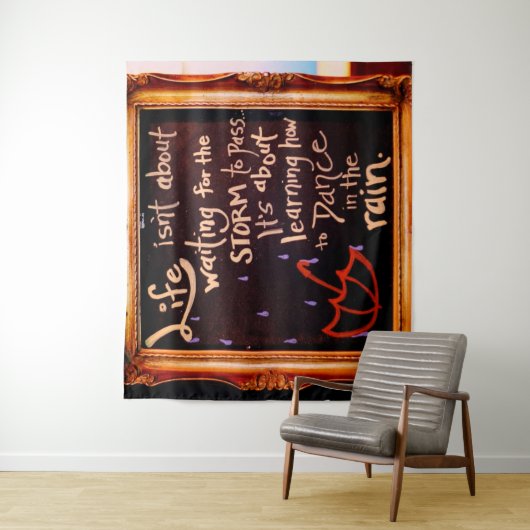 雨の中で踊る、人生の引用文表現 タペストリー (インサイチュ)