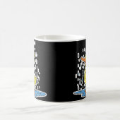 雨の中のかわいい水たまりのアヒル コーヒーマグカップ (中央)