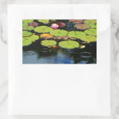 雨の中のピンクの蓮 長方形シール (バッグ)