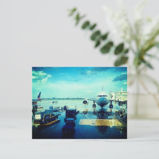 雨の中の空港 ポストカード (スタンド正面)