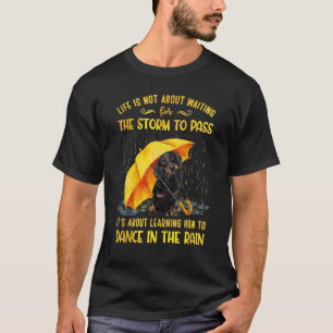 雨の中学で踊る方法だ Tシャツ