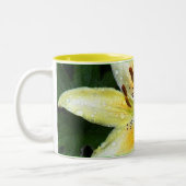 雨の後のユリ ツートーンマグカップ (左)