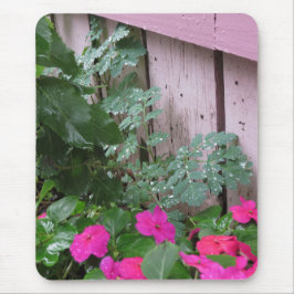 雨の後の庭 – マーサのブドウ畑 マウスパッド