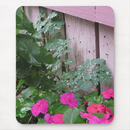 雨の後の庭 – マーサのブドウ畑 マウスパッド (正面)