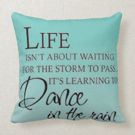 雨の感動的なダンス クッション