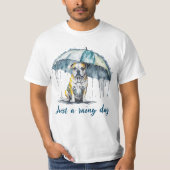 雨の日だけ – 傘の下にドギー Tシャツ (正面)