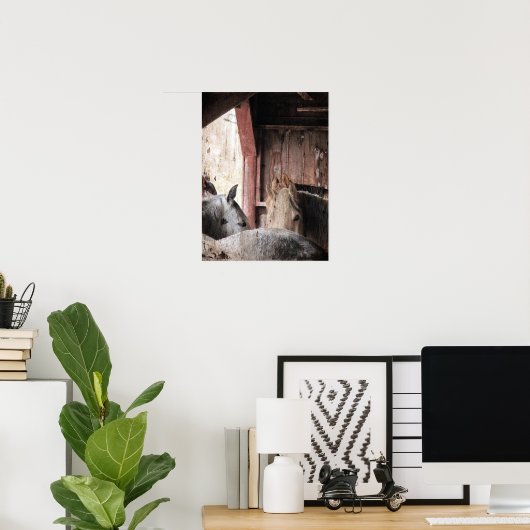 雨の日に納屋に入る馬 ポスター (ホームオフィス)
