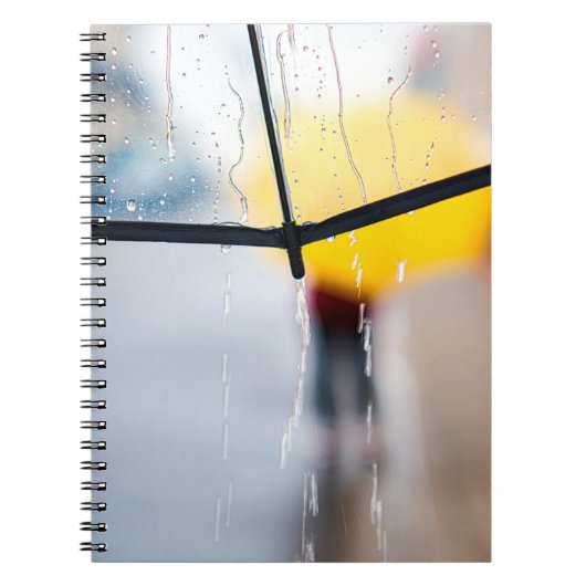 雨の日の傘を歩いて雨 ノートブック (正面)
