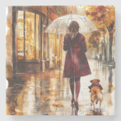 雨の日の散歩 少女 犬 ワインレッドのジャケット 街 ストーンコースター (正面)
