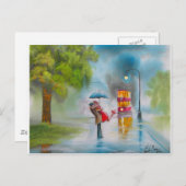 雨の日の赤いトラムのロマンチックなカップルの傘 ポストカード (正面/裏面)
