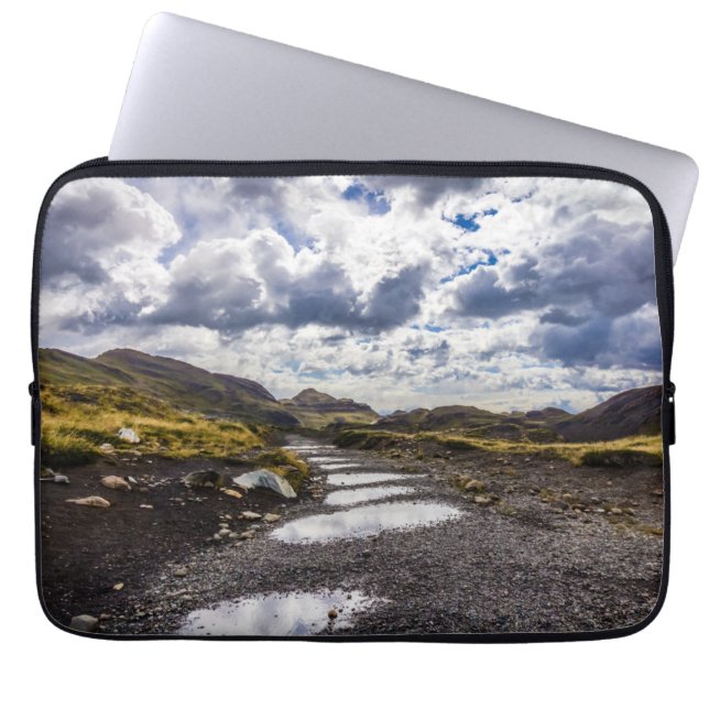 雨の日Torres Del Paine NP ラップトップスリーブ (正面)