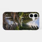 雨の森の小道の風景 オーダーメイド iPhone 16ケース (裏面横)