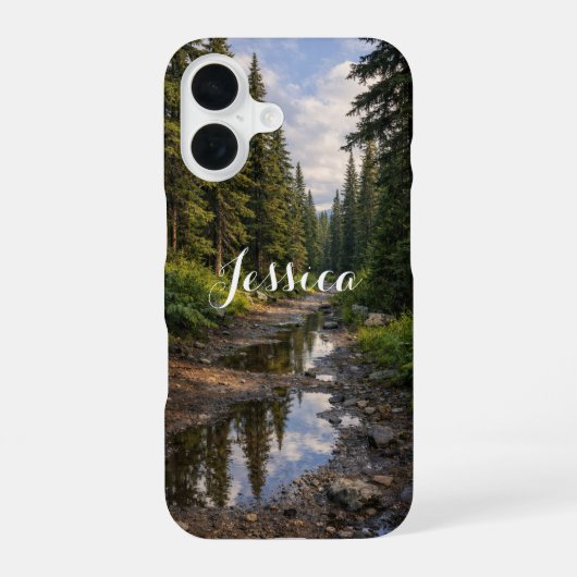 雨の森の小道の風景 オーダーメイド iPhone 16ケース (裏面)