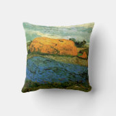 雨の空の下の麦畑（Haystacks Under a Rainy Sky）by ヴィンセント・ヴァン クッション (裏面)