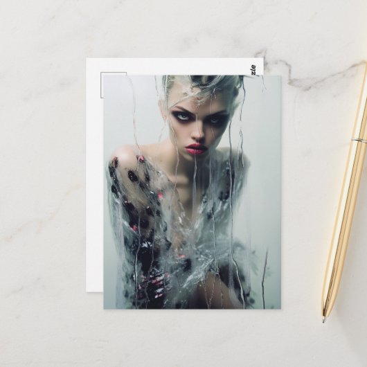 雨の窓澄んの後ろの婦人のプラスチックのドレス ポストカード (正面/裏面インサイチュ)