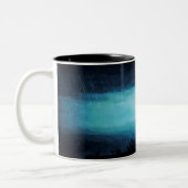 雨の降る暗い夜のナティック灯台 ツートーンマグカップ (左)