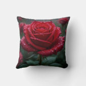 雨エレガント中の赤いバラ – 鮮やかフローラ クッション (裏面)