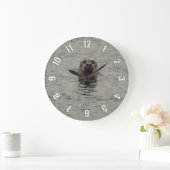 雨ワイルドライフアートの悲しいハーバーシール ラージ壁時計 (ホーム)