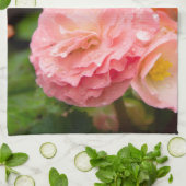 雨後の繊細なピンクの花 キッチンタオル (折り畳み)