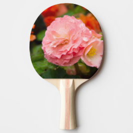 雨後の繊細なピンクの花 卓球ラケット