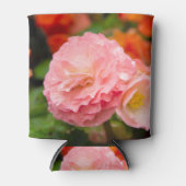 雨後の繊細なピンクの花 缶クーラー (正面)