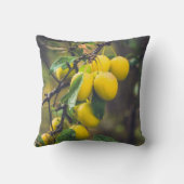 雨後の黄色い梅 クッション (裏面)