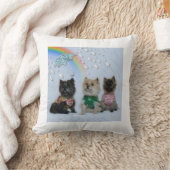 雨枕で歌っているケアーン・テリア クッション (ブランケット)