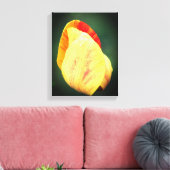 雨粒が近いチューリップ花花びら キャンバスプリント (インサイチュ (リビング))