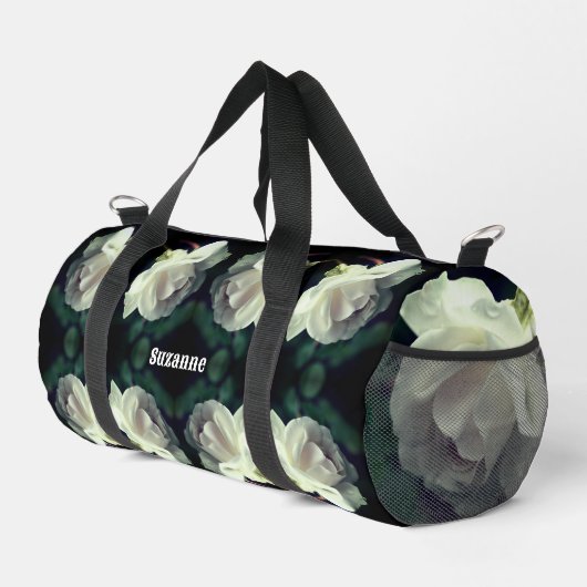 雨粒の白いバラパーソナライズされた ダッフルバッグ (右コーナー)