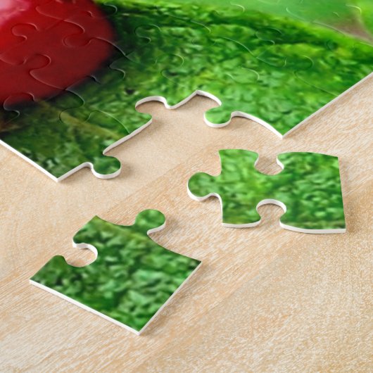 雨粒を持つ赤い果実自然 ジグソーパズル (側面)