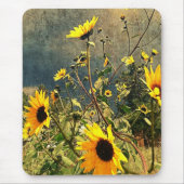 雨雲の写真の前のひまわり マウスパッド (正面)