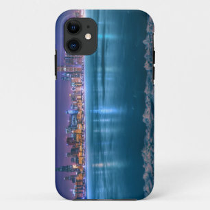 雪および氷は北極で湖Michigaで富みます iPhone 11 ケース