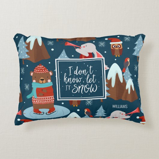 雪かわいい動物の模様(名前は青) アクセントクッション (正面)