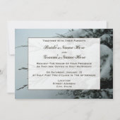 雪が付いている冬の結婚式の常緑の木 招待状 (裏面)